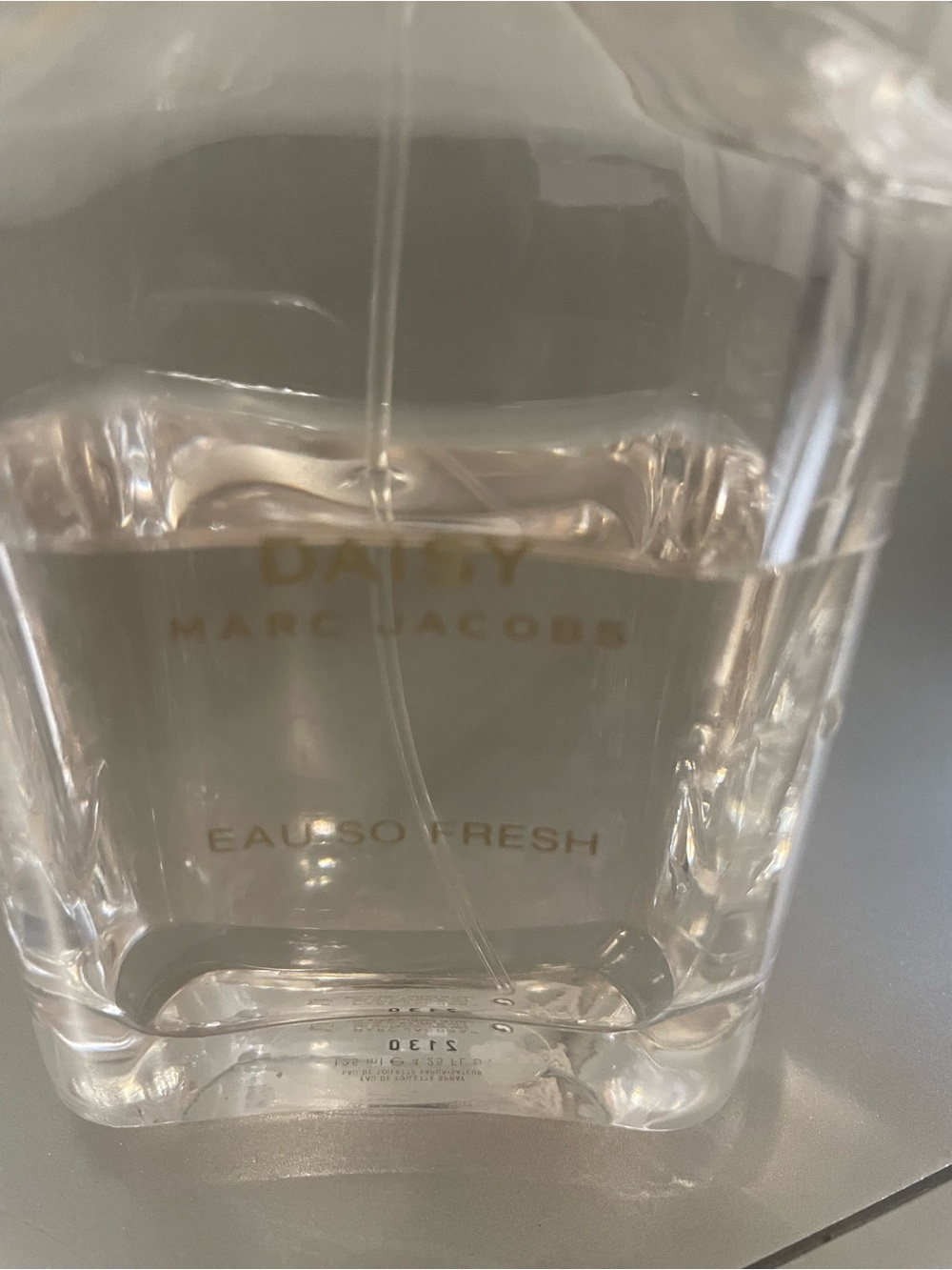 Marc Jacobs Daisy Floral-Top. Daisy perfume. Almost half full. - Picture 4 of 7